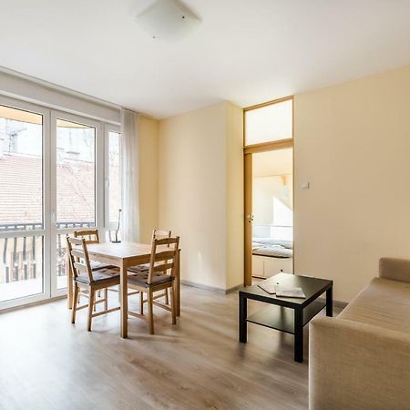 شقة Bpr Vivid Downtown Vibe With Balcony بودابست المظهر الخارجي الصورة