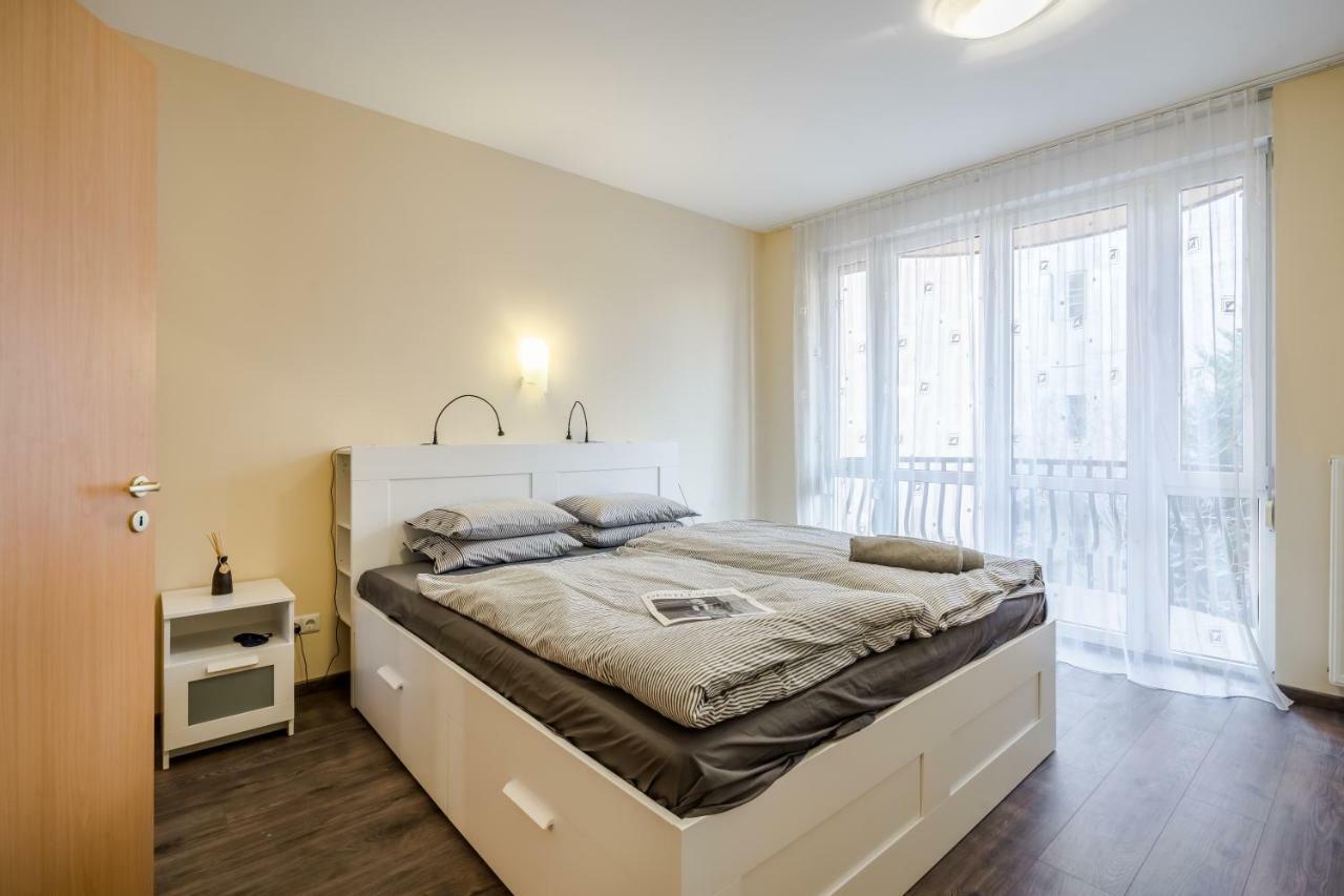 شقة Bpr Vivid Downtown Vibe With Balcony بودابست المظهر الخارجي الصورة