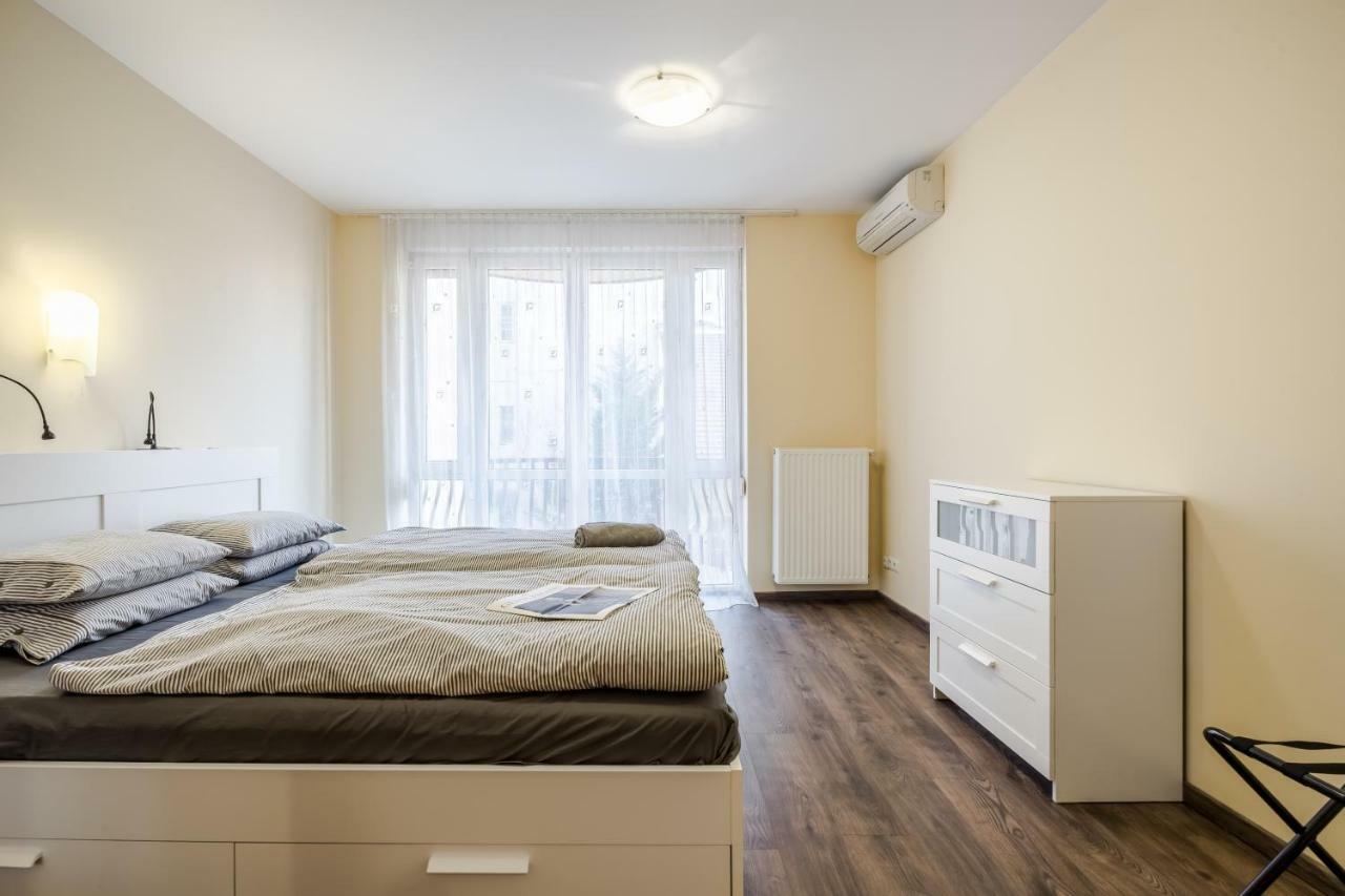 شقة Bpr Vivid Downtown Vibe With Balcony بودابست المظهر الخارجي الصورة